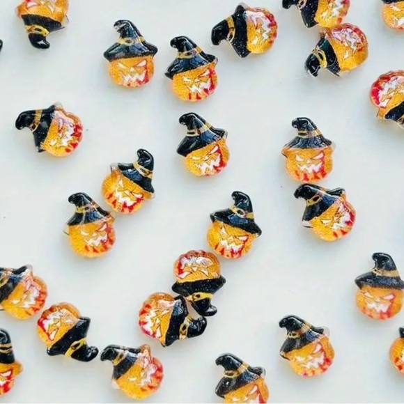 🎃🆕 Halloween Pumpkin Witch Resin Flat Back Nail Charms - Picture 2 of 5